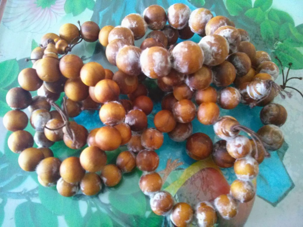 Chuỗi hạt đeo tay gỗ Ngọc Am lên tuyết