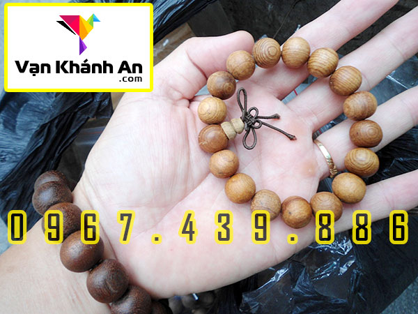 Vòng đeo tay gỗ Ngọc Am
