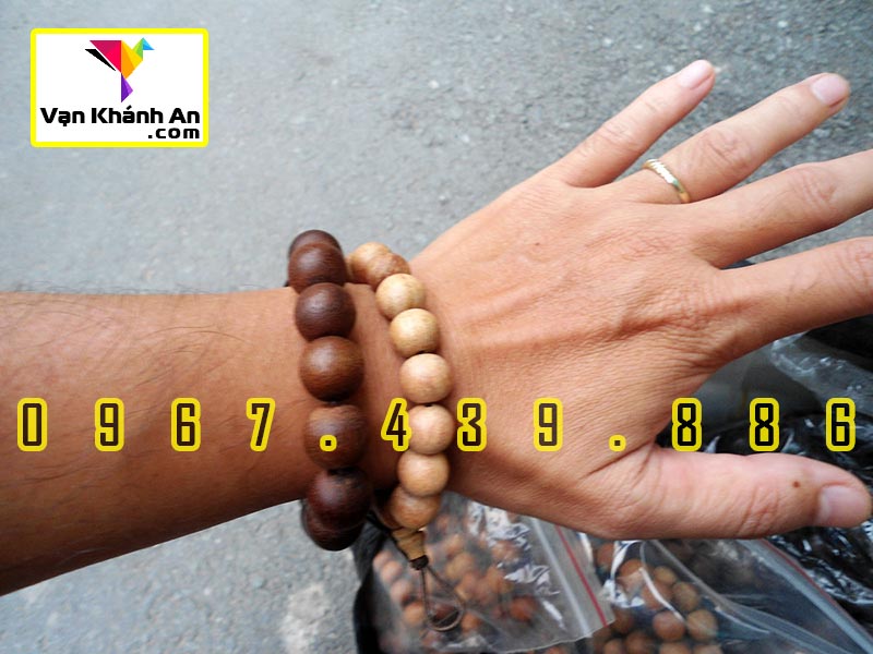 Vòng tay gỗ xá xị