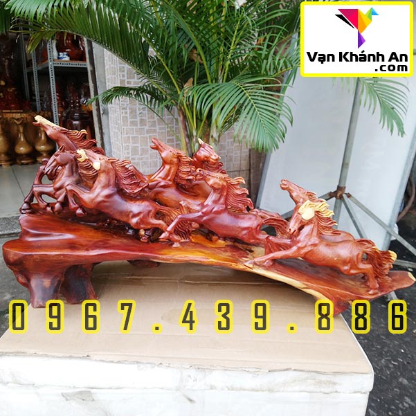 Tượng gỗ bát mã