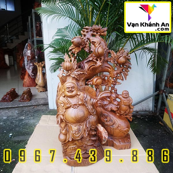Tượng Phật Di Lặc gỗ bách xanh đẹp