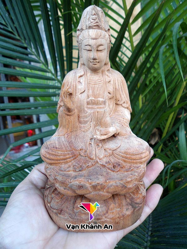 Phật Bà Quan Âm để xe gỗ ngọc am