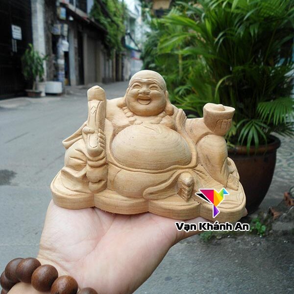 Phật Di Lặc gỗ ngọc am