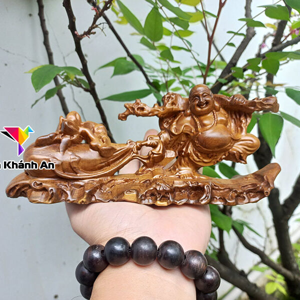 Tượng Phật gỗ để xe ô tô