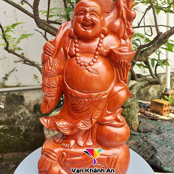 Tượng Phật Di Lặc vác cành đào gỗ hương