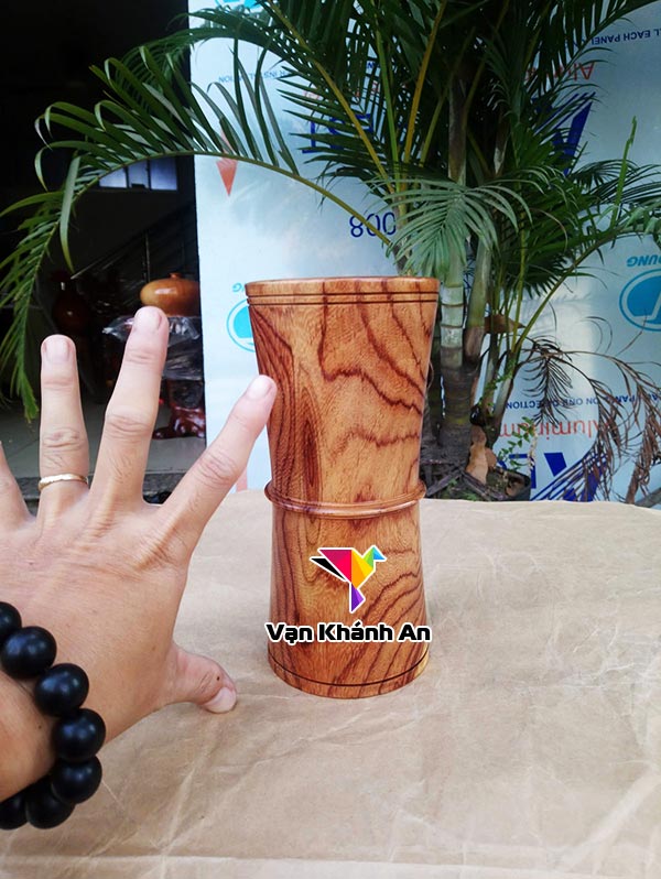 Ống đựng bút bằng gỗ cẩm