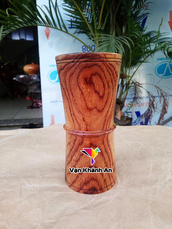 Ống đựng bút bằng gỗ cẩm
