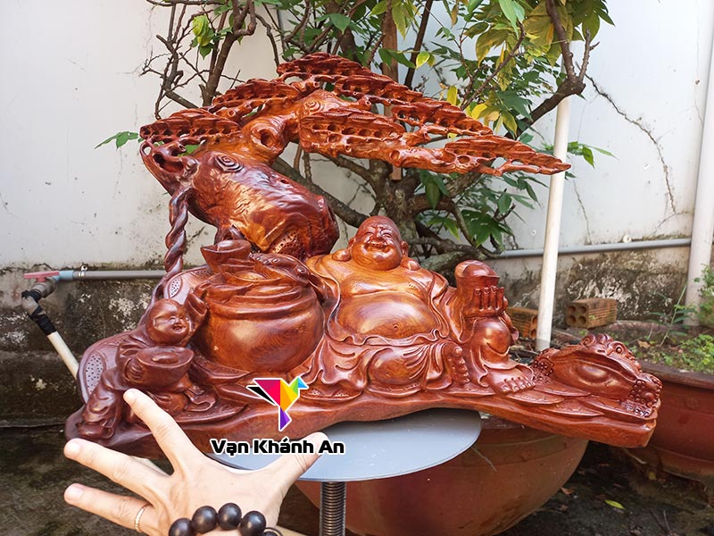 Tượng gỗ Phật Di Lặc ngồi tùng