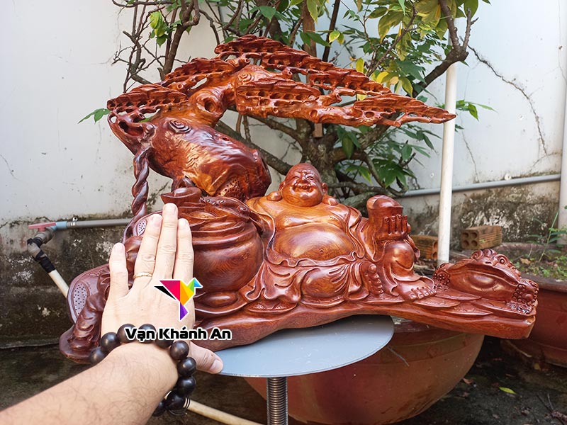 Tượng gỗ Phật Di Lặc ngồi tùng