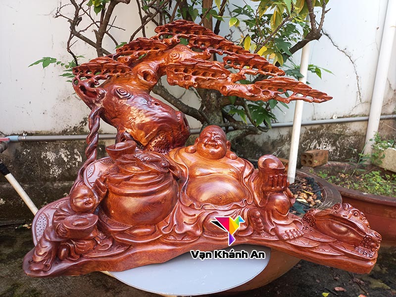 Tượng gỗ Phật Di Lặc ngồi tùng