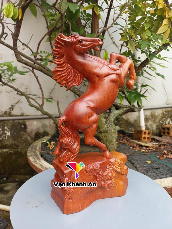 Tượng ngựa phong thủy