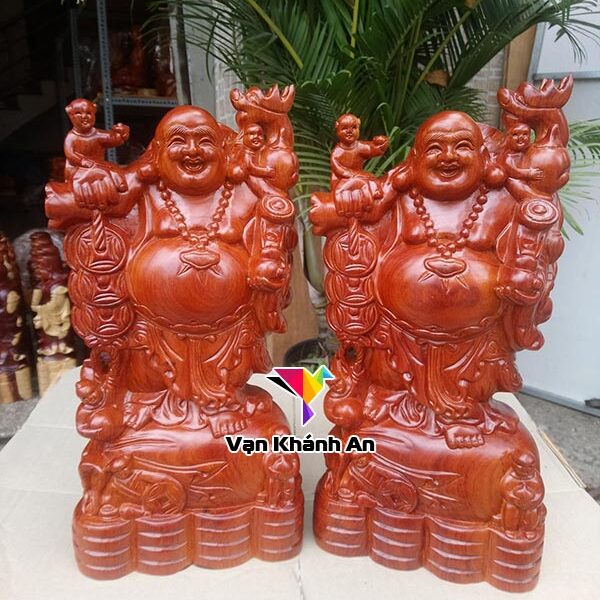 Tượng Phật Di Lặc bằng gỗ hương