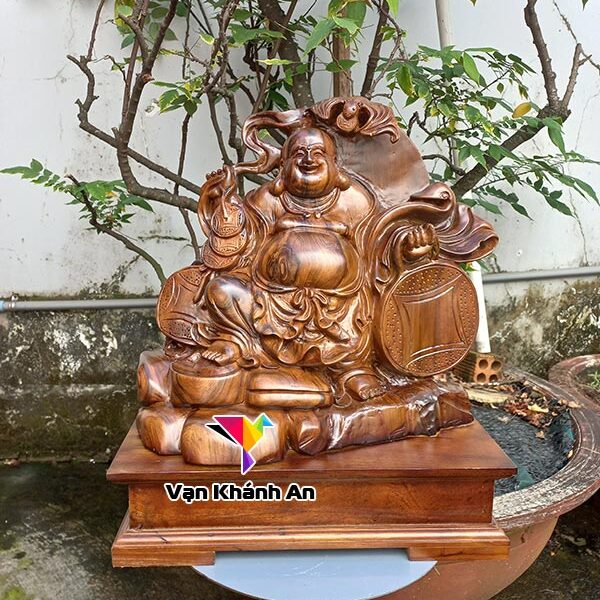Tượng Phật Di Lặc gỗ bách xanh