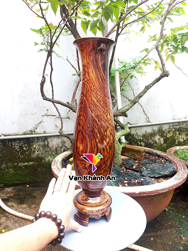 Lọ hoa bằng gỗ cẩm sừng