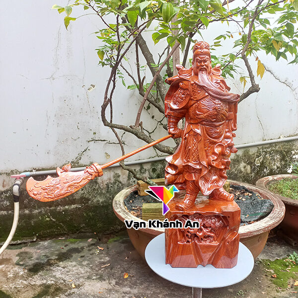 Tượng gỗ Quan Công