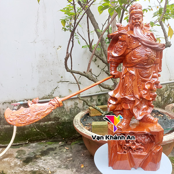 Tượng gỗ Quan Công