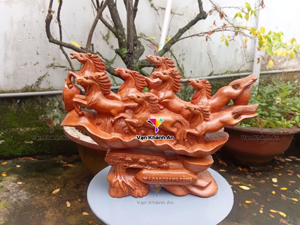 Tượng Bát Mã Truy Phong