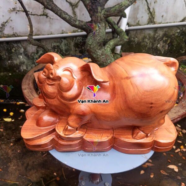 Tượng Heo Phong Thủy Gỗ Hương