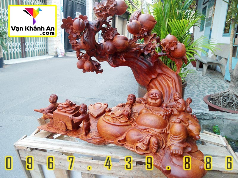 Tượng Gỗ Phật Di Lặc Ngồi Gốc Đào