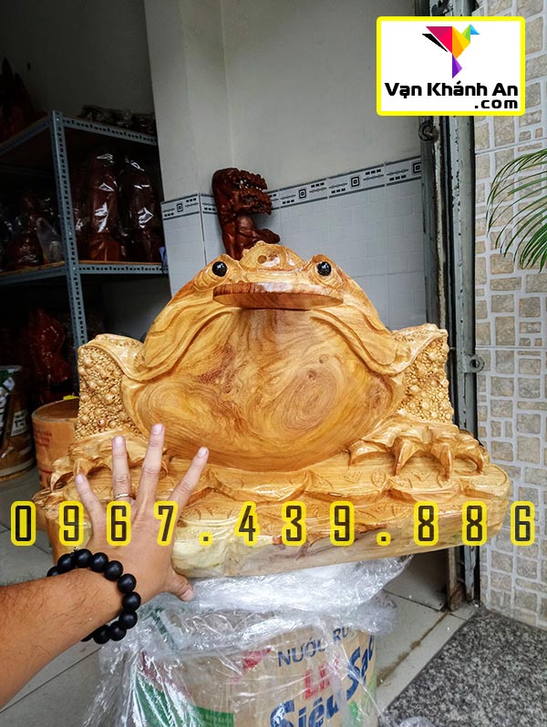Cóc Thiềm Thừ Ngậm Tiền Phong Thủy