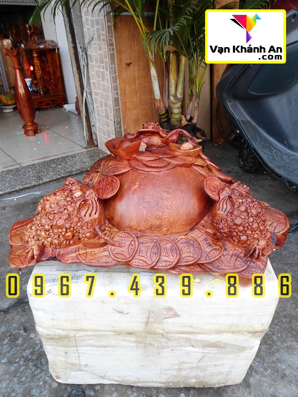 Cóc Trấn Chum Tiền