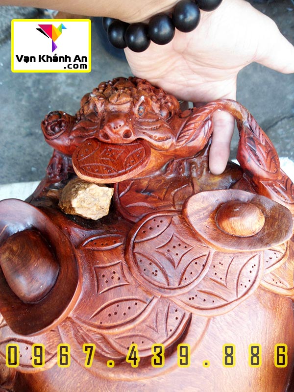 Cóc Trấn Chum Tiền