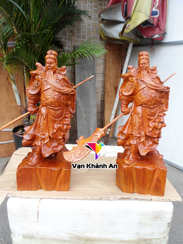 Quan Công Bằng Gỗ