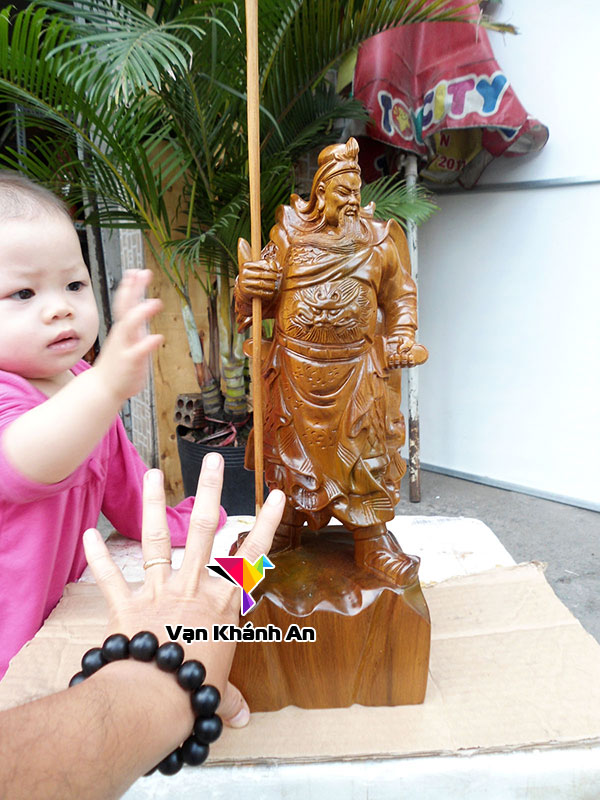 Tượng Quan Công Bằng Gỗ Đẹp