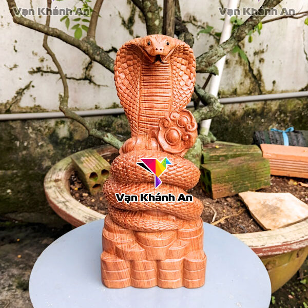 Tượng Rắn Phong Thủy Gỗ Hương