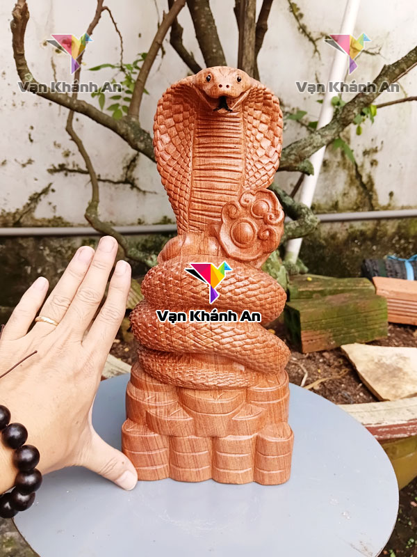 Tượng Rắn Phong Thủy Gỗ Hương